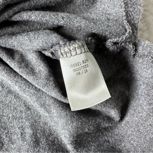 Victoria's Secret PINK | Long Sleeve V-Neck Pocket Tee | Size Extra Small - Picture 10 of 12